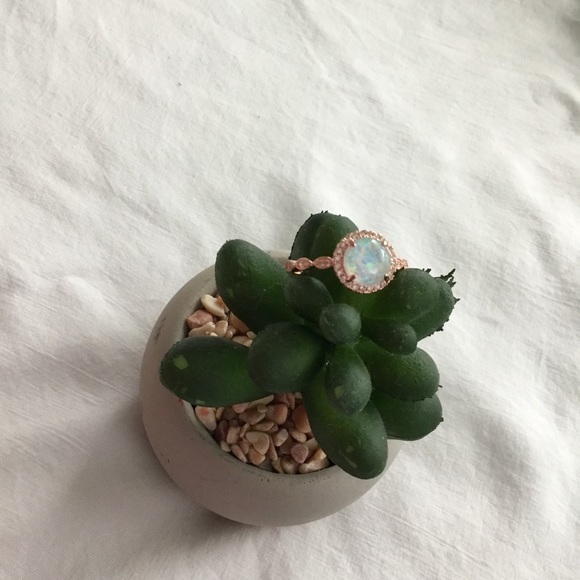 FASHION JEWELRY DIANTY ROUND RING - Picture 6 of 8